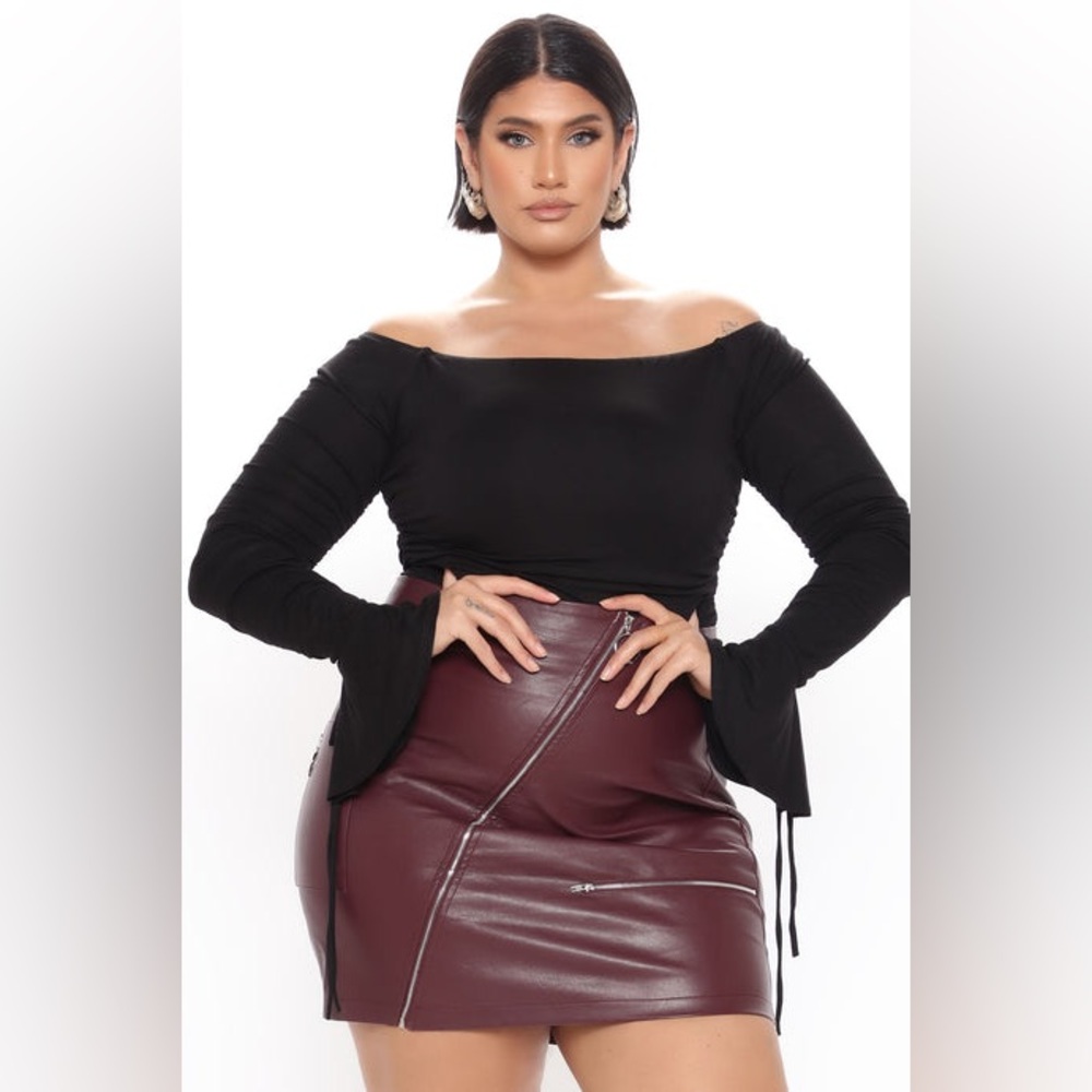 BLACK Off Shoulder Bodysuit  2XL PIT TO PIT 22” STRETCHY NWOT - Picture 7 of 8